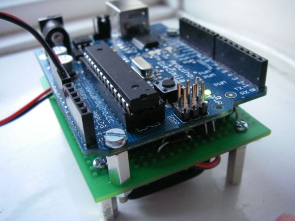 Arduino AA Undershield