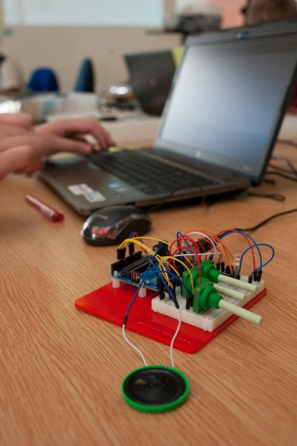 Tinkering and coding with teens