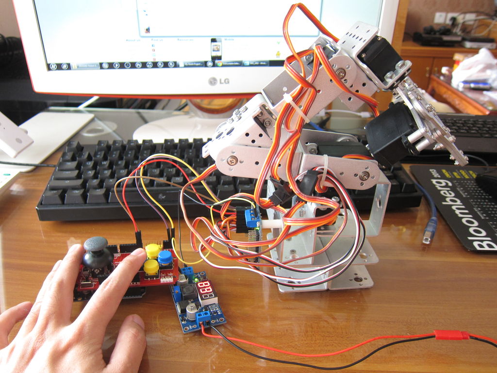 My Ninth Project Robot Arm with Joystick Shield using Arduino