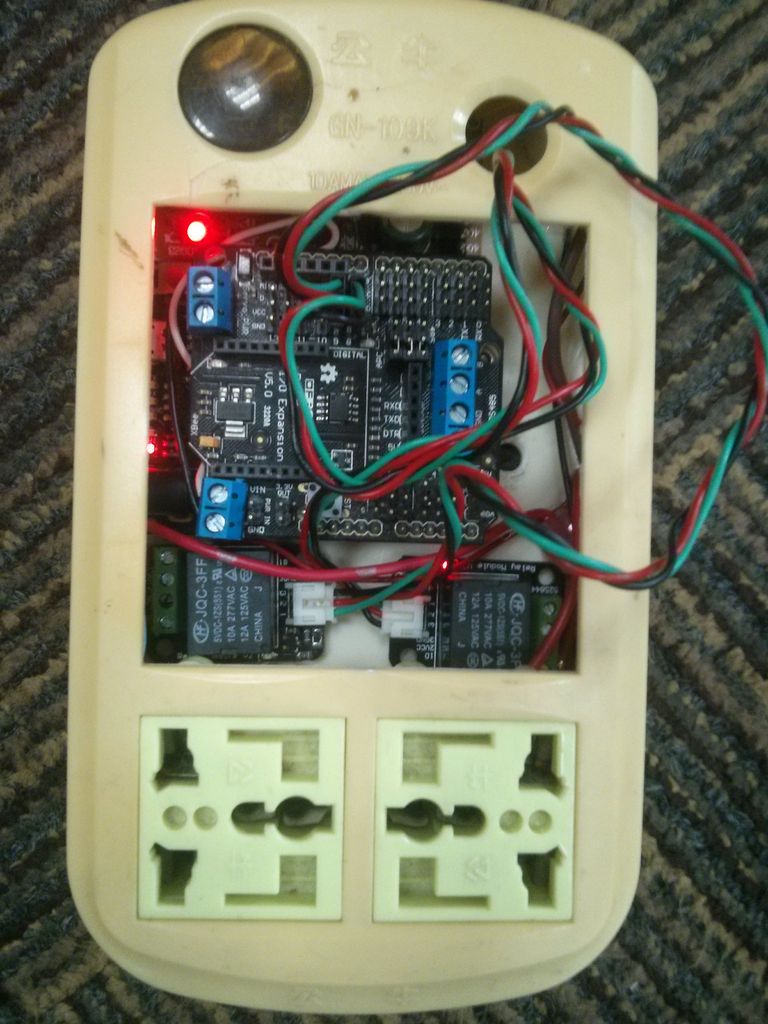 Arduino Power outlet with exposed pins