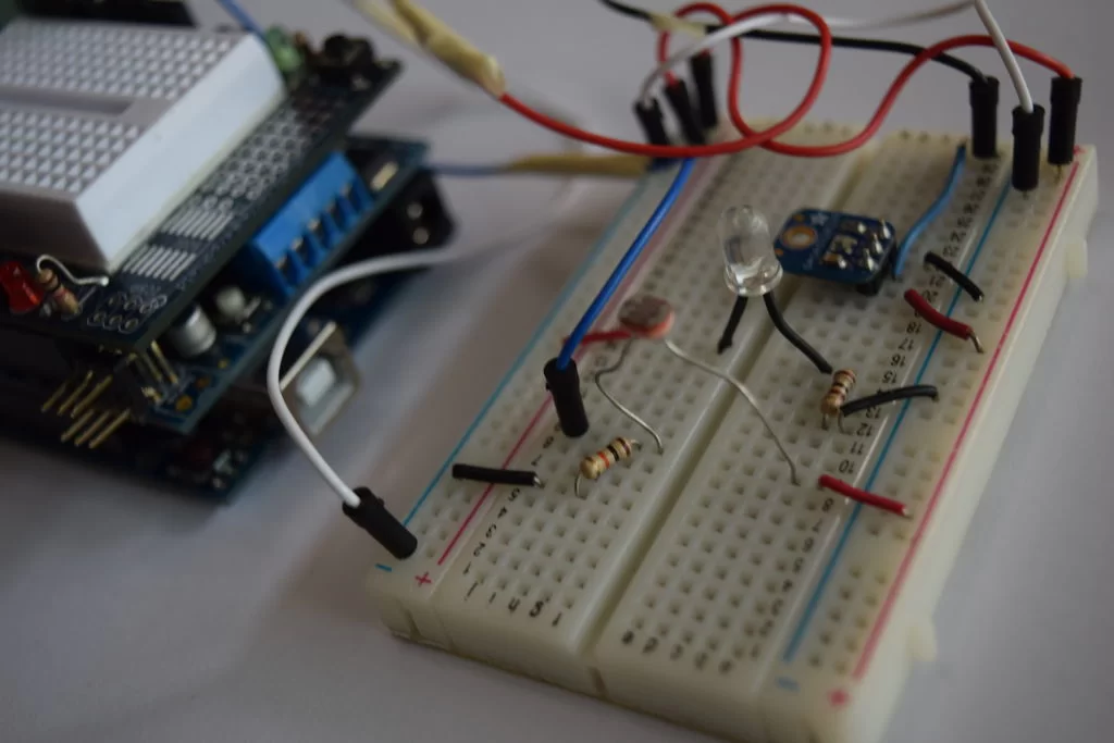 Line Following Robot using arduino circuit