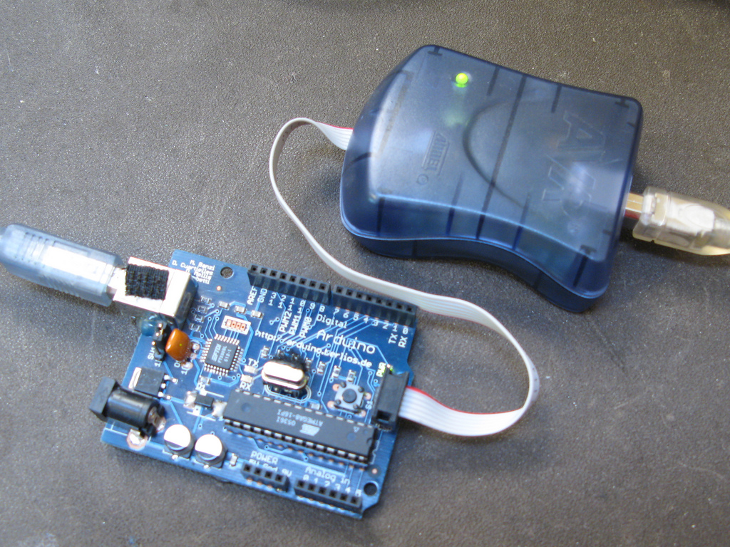 Minimal Arduino with ATmega8