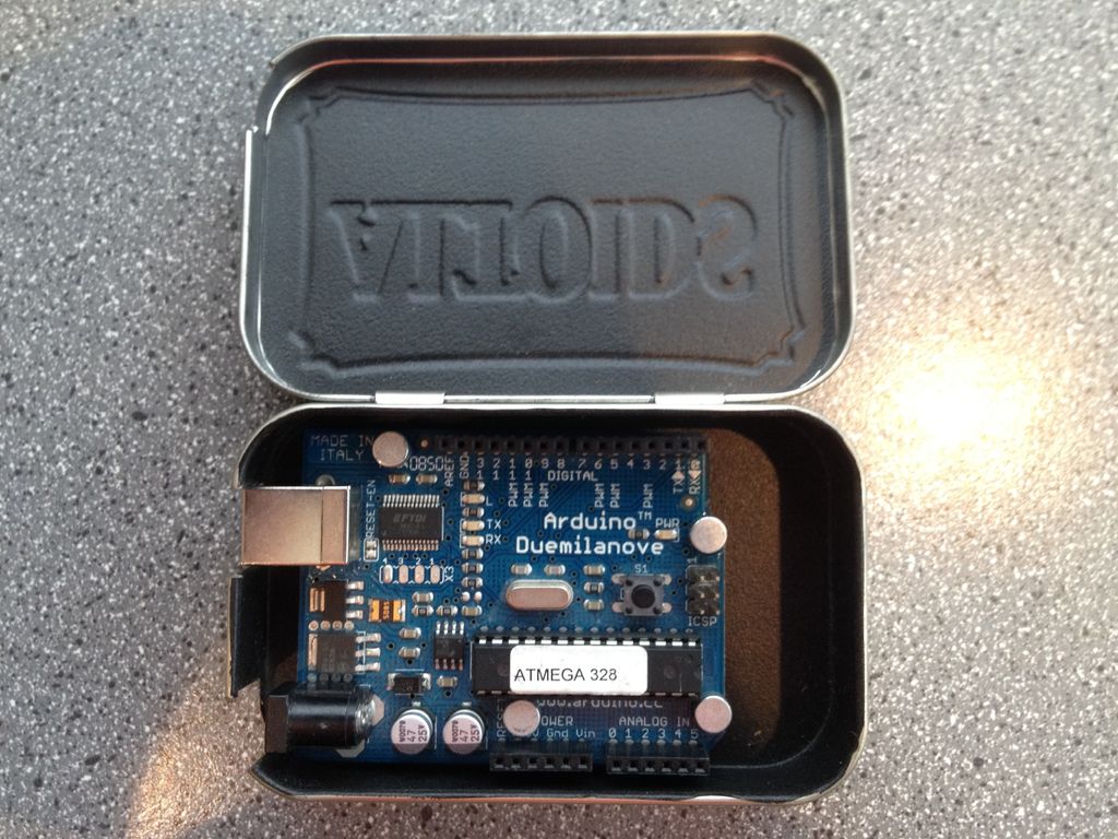 Electrically Insulated Altoids Tin