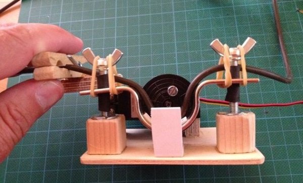 Servo powered peristaltic pump controlled by Arduino