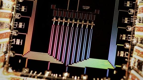 First-ever quantum device