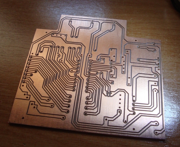 PCIs pelo método CNC Making PCBs with CNC