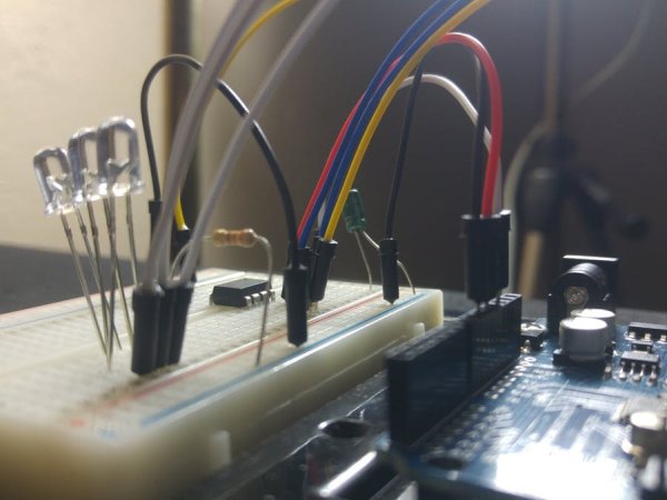 برنامه نویسی ATtiny85 (با استفاده از Arduino Uno)