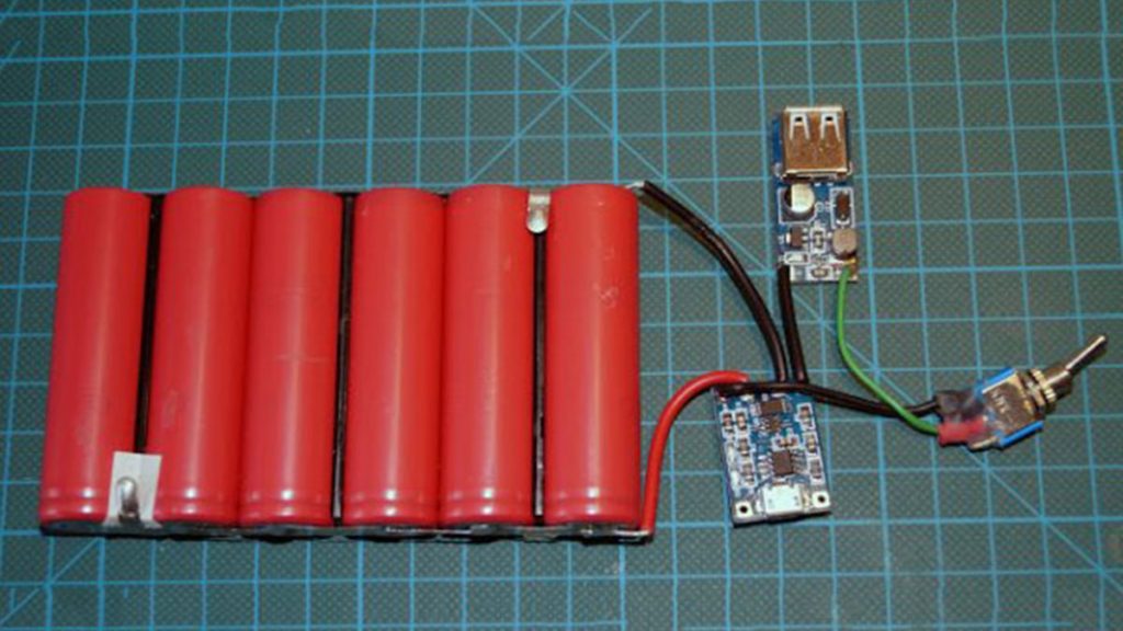 DIY USB power bank from laptop battery