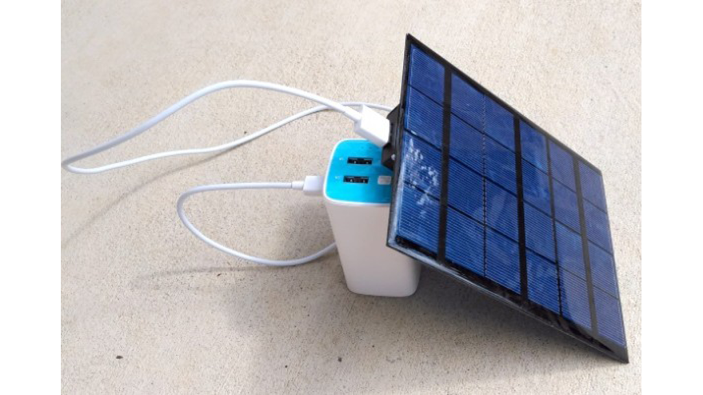 A very simple DIY solar powered USB charger