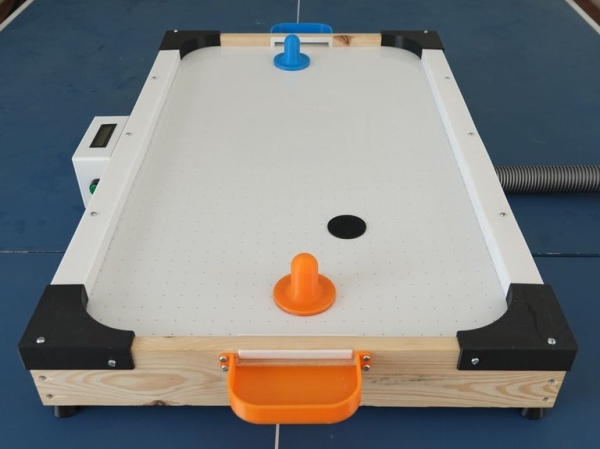DIY-Low-Cost-Air-Hockey-Table