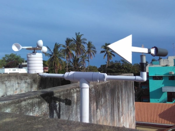 DIY Standalone Weather Station Powered by Arduino