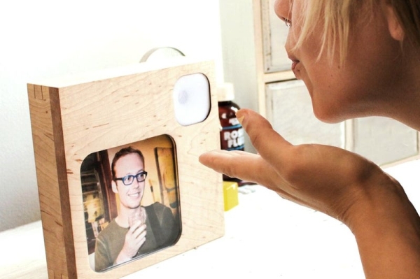 InstaKISS Networked Picture Frames