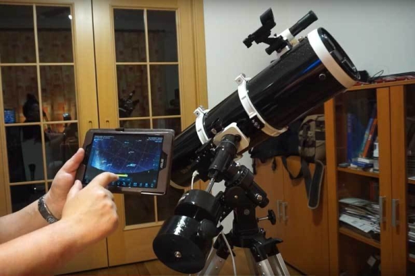 OPEN SOURCE TELESCOPE CONTROLLER PUTS SMART FEATURES IN OLD TELESCOPES