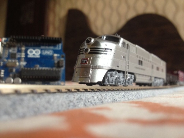 Simple Automated Model Railway Layout Arduino Controlled