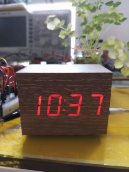 modern desktop clock