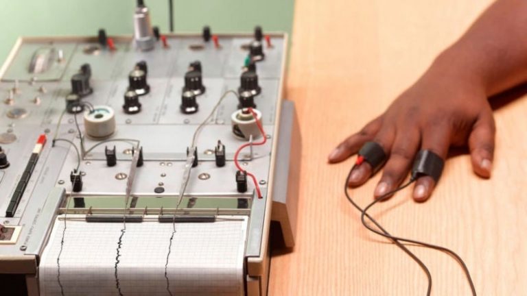 Arduino Polygraph Machine (Lie Detector)