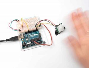PIR Motion Sensor With Arduino in Tinkercad - duino