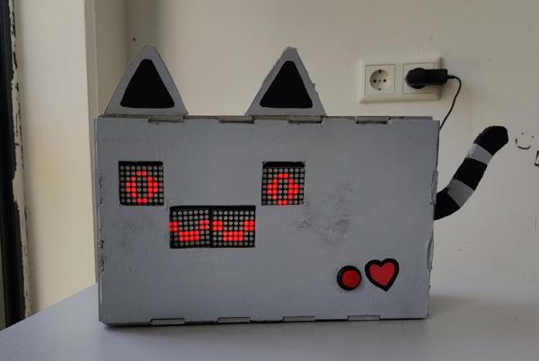 RoboCat a Pet Without the Mess