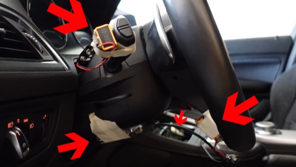 ANNOY YOURSELF INTO BETTER DRIVING WITH THIS TURN SIGNAL MONITOR