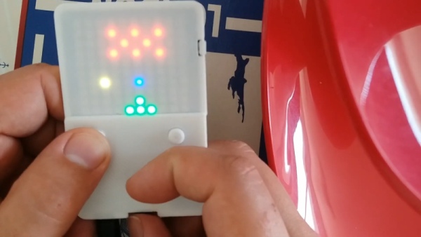 LEDBOY IS A RETRO MODERN HANDHELD GAME 1