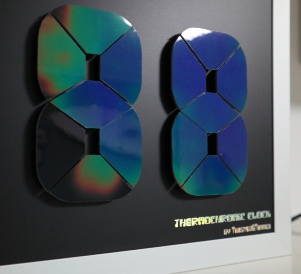 IMPROVED-THERMOCHROMIC-CLOCK-USES-PCB-HEATERS-FOR-BETTER-CONTRAST