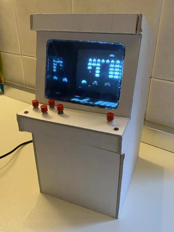 Space-Invaders-Mini-Arcade-With-CRT