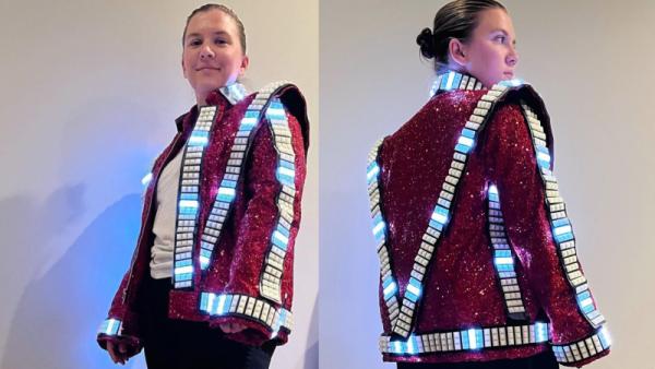 THRILLS WITH AN LED “THRILLER” JACKET