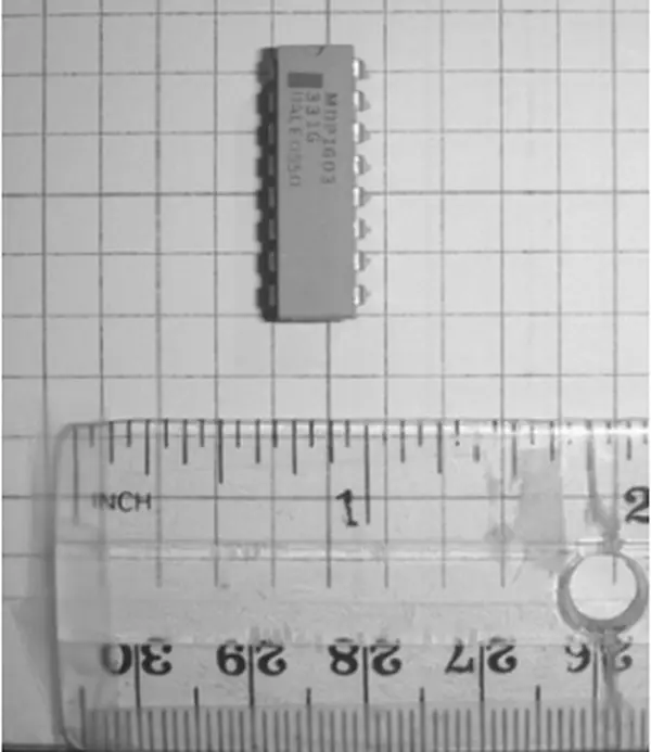 Figure 2-13. A 330 Ω DIP resistor pack Figure 2-13. A 330 Ω DIP resistor pack Roulette